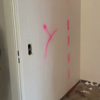 markierte Wand zum Entfernen