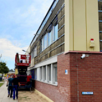 Bürogebäude von Friedrich Friedrich mit eingerissenen Fassade