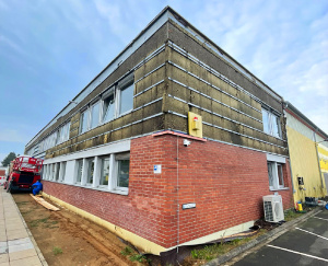 Friedrich Friedrich Verwaltungsgebäude in der Wiesenstraße 4 mit eingerissenen Fassade