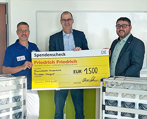 Spendenuebergabe Kinderkliniken