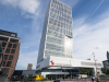LKW des Umzugsunternehmens Friedrich Friedrich steht vor dem Sparda-Bank Tower